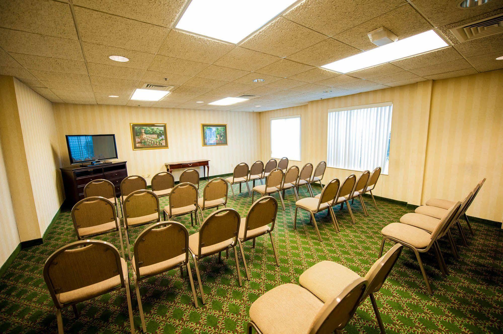 Greystone Inn & Suites Vance Eksteriør billede